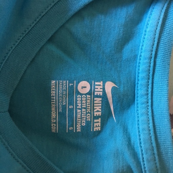 Girls Nike shirts - Picture 5 of 6